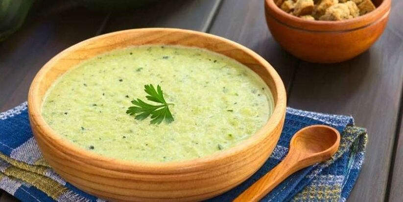Cabbage soup and zucchini puree is a stomach-supporting dish on the hypoallergenic diet menu